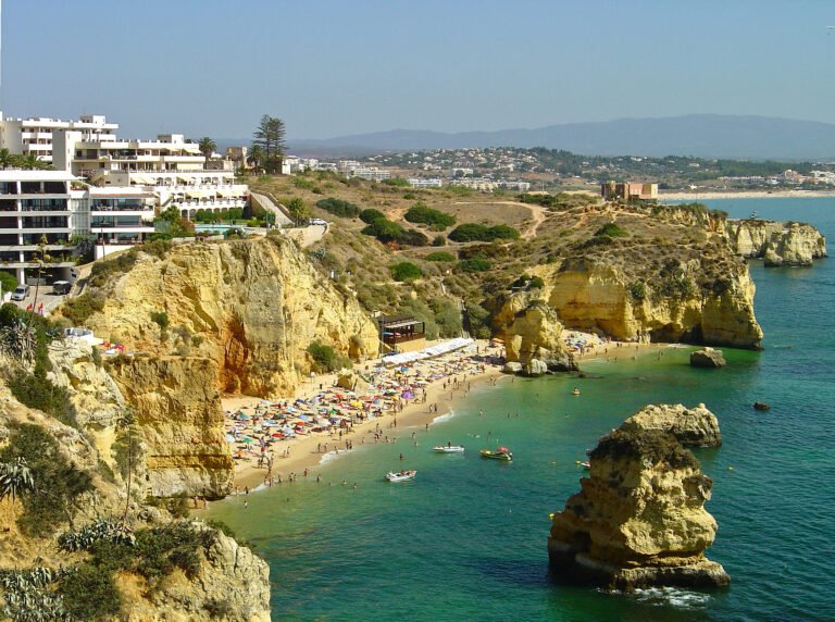 The beach of Dona Ana at Lagos