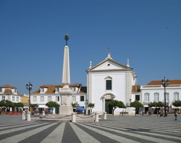 The pombaline square of Vila Real de Santo António with its central obelisk
